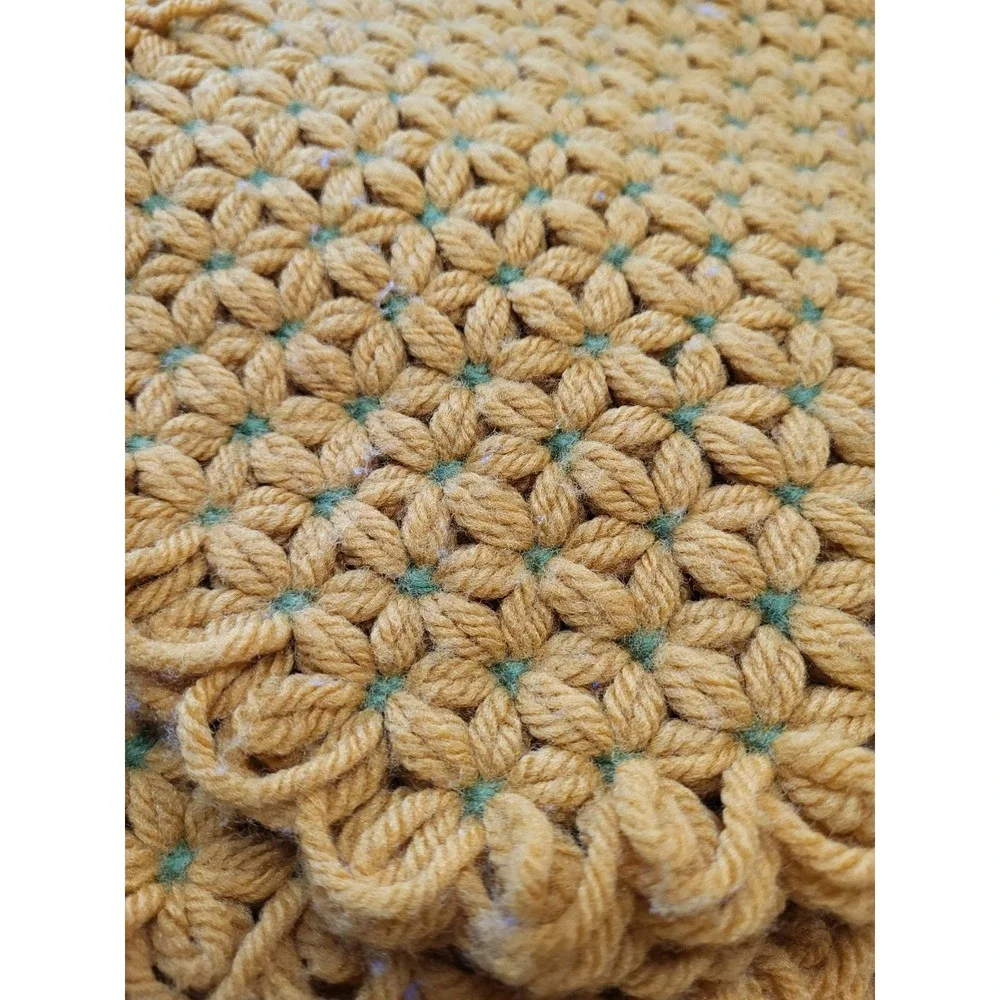Vintage 70s Handmade Style Crochet Thick Daisy Green&Yellow Placemats 10x16